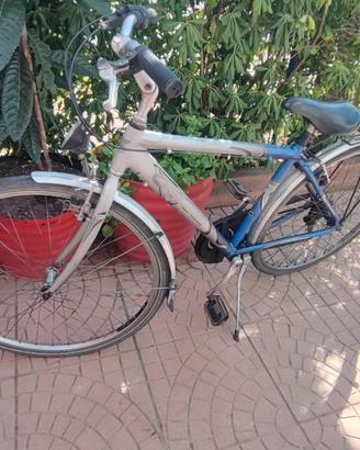 bicicletta misura 28 con cambio di marcia 
