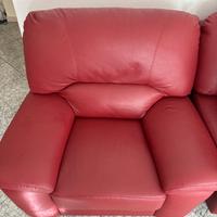 2 poltrone color bordeaux