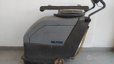 Lavasciuga pavimenti Nilfisk BA430 da ripristinare