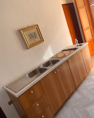Cucina Completa Con Base Tipo Marmo