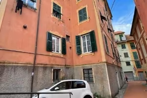 Immobile in asta di 86 m² con 2 locali a Genova