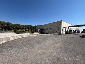 Immobile di 3800 m² con 3 locali a Rezzato