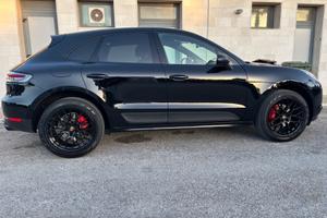 Porsche Macan 04/2021