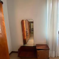 mobile camera da letto corridoio specchio 