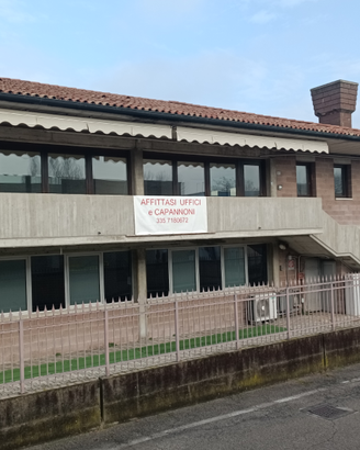Due uffici al primo piano 150 mq/220mq