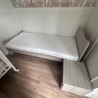 Letto singolo  comodino