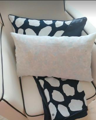 2 cuscini  decorativi 30x50 cm