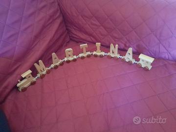 Trenino con lettere in legno nome Martina