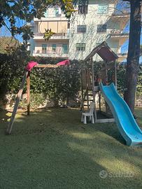 Scivolo e altalene da esterno