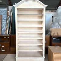 Elegante libreria/scaffale laccato a pennello