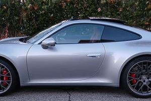 PORSCHE 992 S