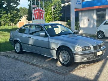 BMW 318is Coupé E36
