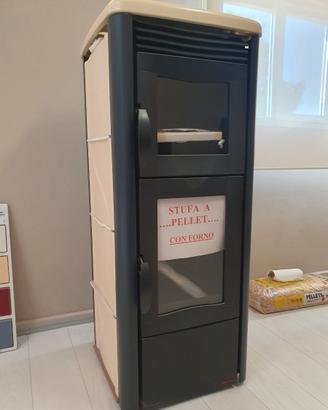Stufa a pellet con forno 11,5kw