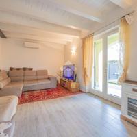 PORZIONE DI BIFAMILIARE A SAN PIETRO IN CARIANO