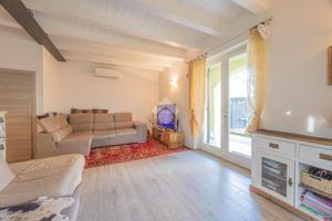 PORZIONE DI BIFAMILIARE A SAN PIETRO IN CARIANO