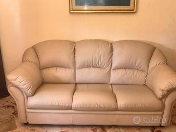 Divano ecopelle color panna