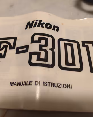 Lotto Nikon Vintage: 2 Obiettivi Nikkor + Accessor