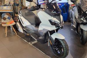 Sym ADX 300 ABS + TCS E5+ Promozione sulla pronta 