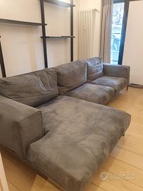 Divano stile contemporaneo e comodo