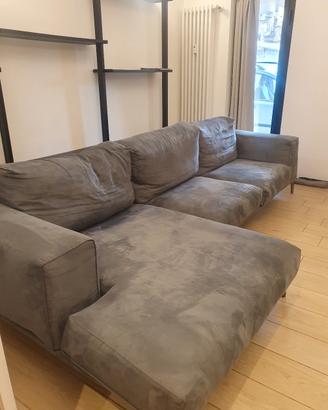 Divano stile contemporaneo e comodo