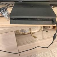 PLAY STATION 4 SLIM