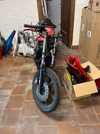 Honda cbr 125 r incidentata