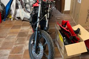 Honda cbr 125 r incidentata