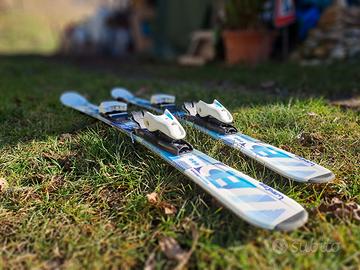 Sci, bastoncini e scarponi da bambino