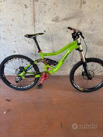 Mtb DH specialized big hit 2