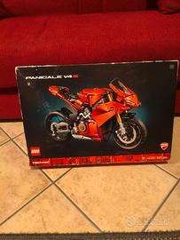 LEGO Ducati Panigale V4S