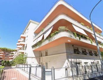 Immobile in asta di 180 m² con più di 5 locali a R