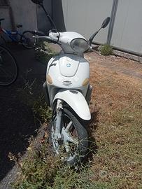 LIBERTY 125 ANNO 2000