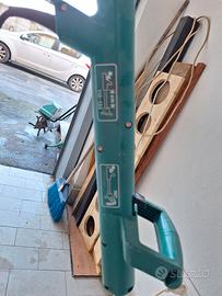 Decespugliatore elettrico usato con manico telesco