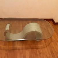 Tavolino in pietra e vetro