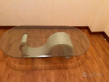 Tavolino in pietra e vetro