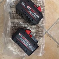 Milwaukee coppia batteria 8ah forge nuove