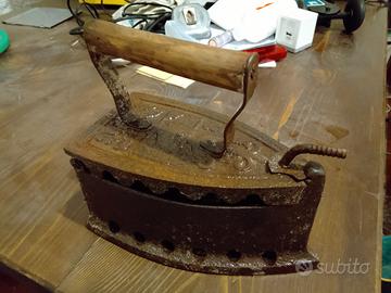 ferro da stiro antico