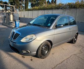 Lancia Ypsilon 1.3 adatta a neopatentati