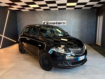 Lancia Ypsilon 1.0 FireFly 5 porte S&S Hybrid Silv