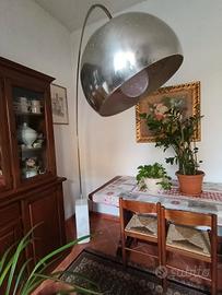 Lampada ad arco Flos di Castiglioni, base di marmo