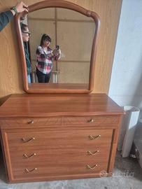 Comò con specchiera in legno classico