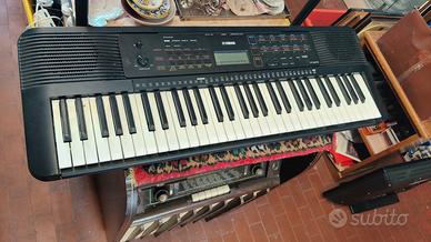 tastiera portatile Yamaha PSR-E273