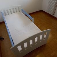 Letto basso per bambino con sponde