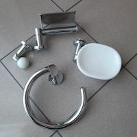 Accessori bagno in acciaio di Rubinetterie Mariani