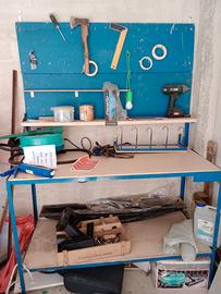 tavolo da lavoro con parete porta attrezzi - Arredamento e Casalinghi In  vendita a Verbano-Cusio-Ossola