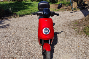 Scooter elettrico niu m+