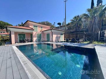 Villa di 245 m² con più di 5 locali e box auto dop