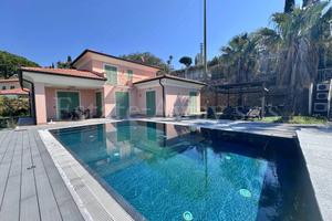 Villa di 245 m² con più di 5 locali e box auto dop