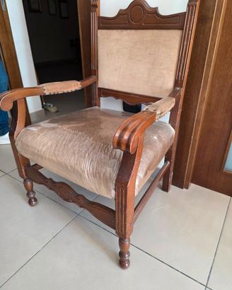 Poltrona vintage in legno – stile classico