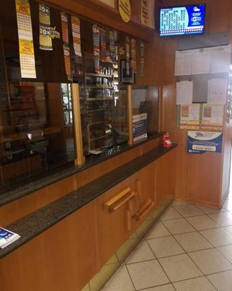 Attività / Licenza di 50 m² con 3 locali a Forlì